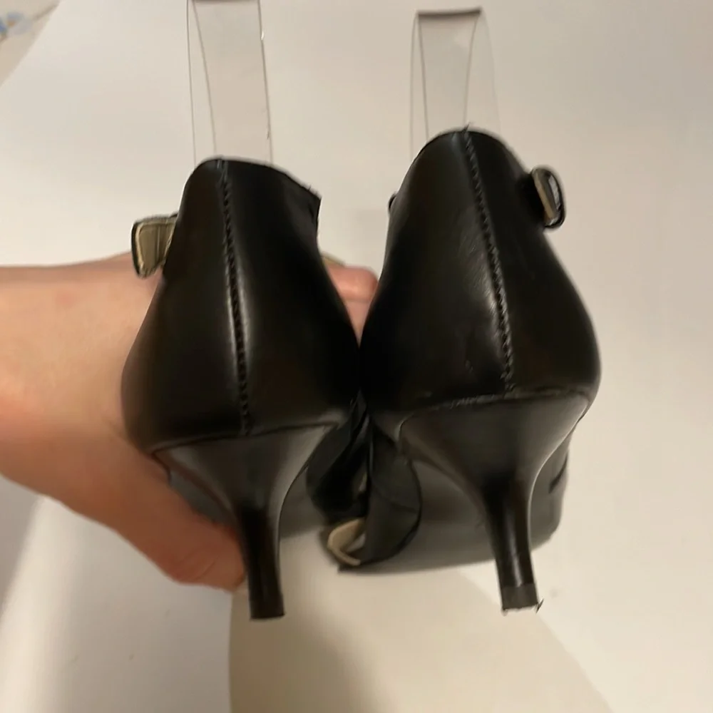 Tahari Dainty black leather cut out heels size 6
